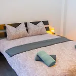 Cozy & Spacious Apartment Near Victoriei Square
