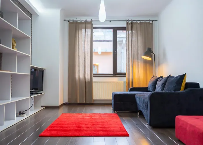 Cozy & Spacious Apartment Near Victoriei Square