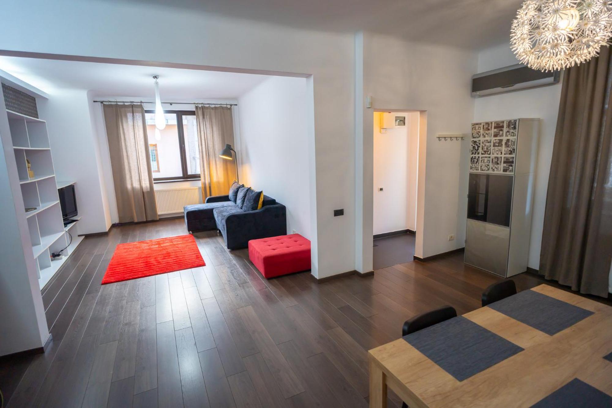 Cozy & Spacious Near Victoriei Square Bucureşti