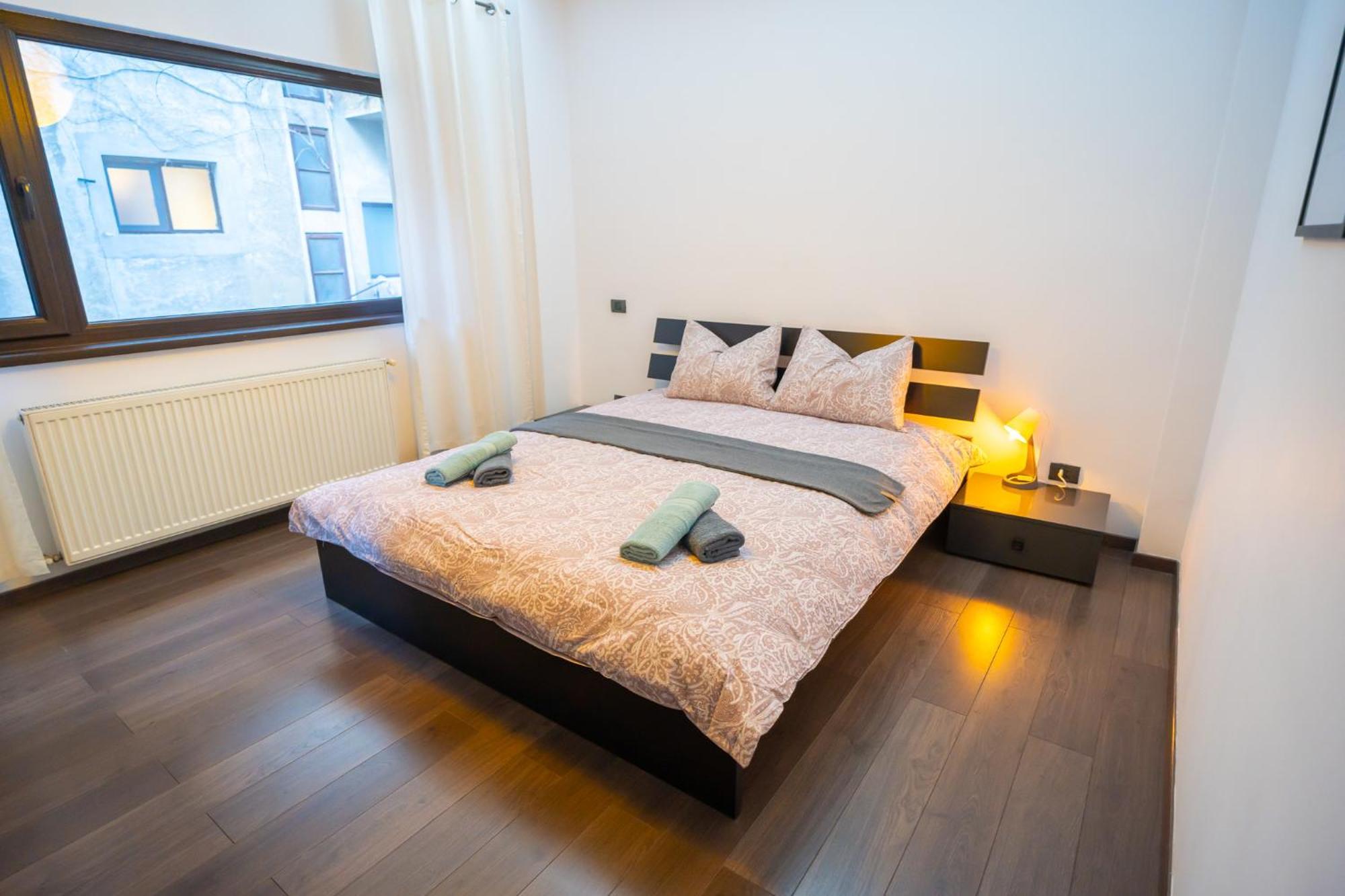 Cozy & Spacious Near Victoriei Square * Bucureşti