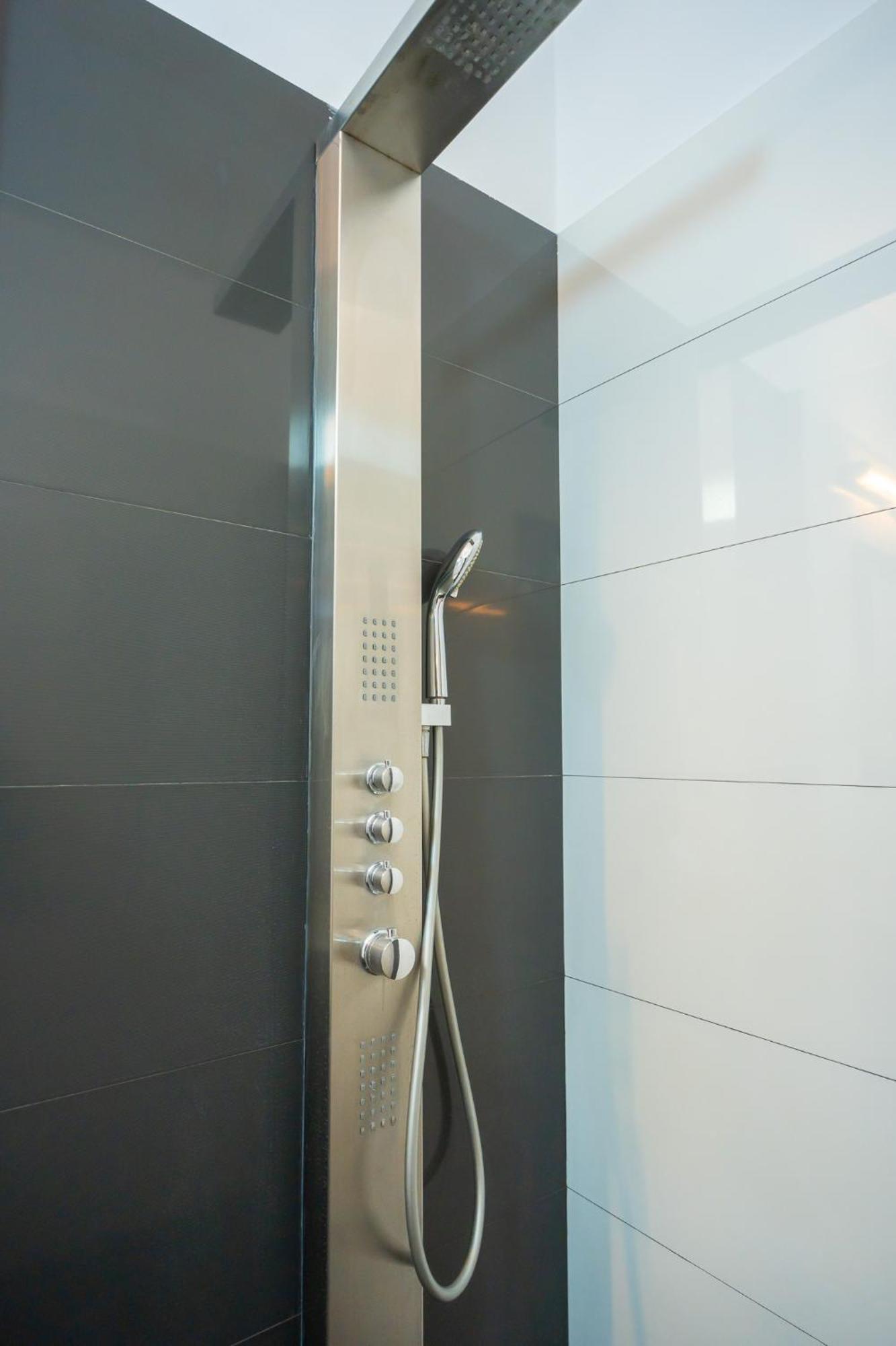 Apartament Cozy & Spacious Near Victoriei Square *