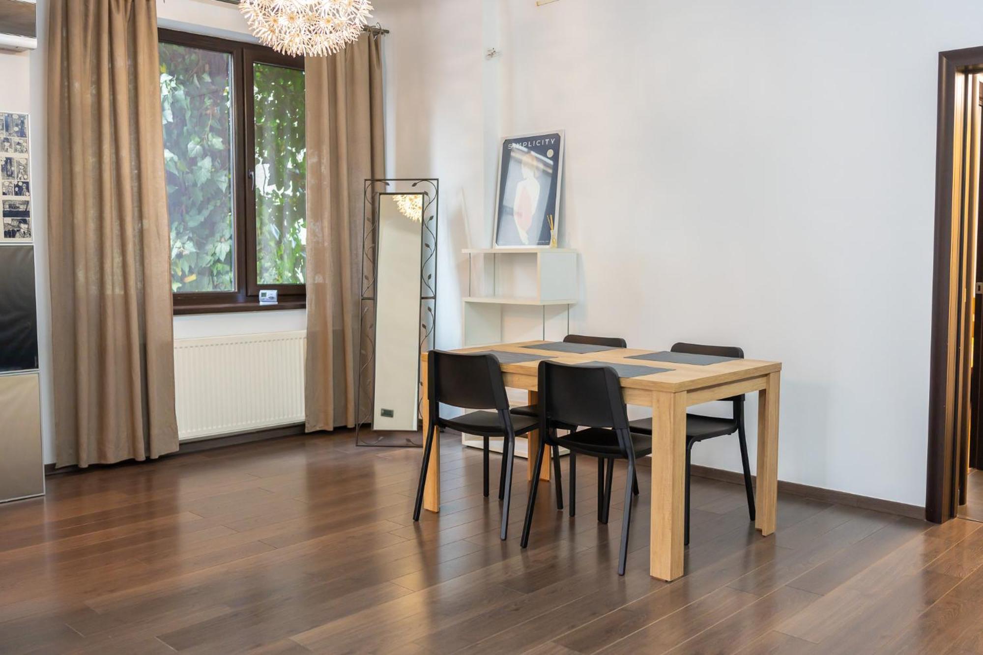 Cozy & Spacious Near Victoriei Square