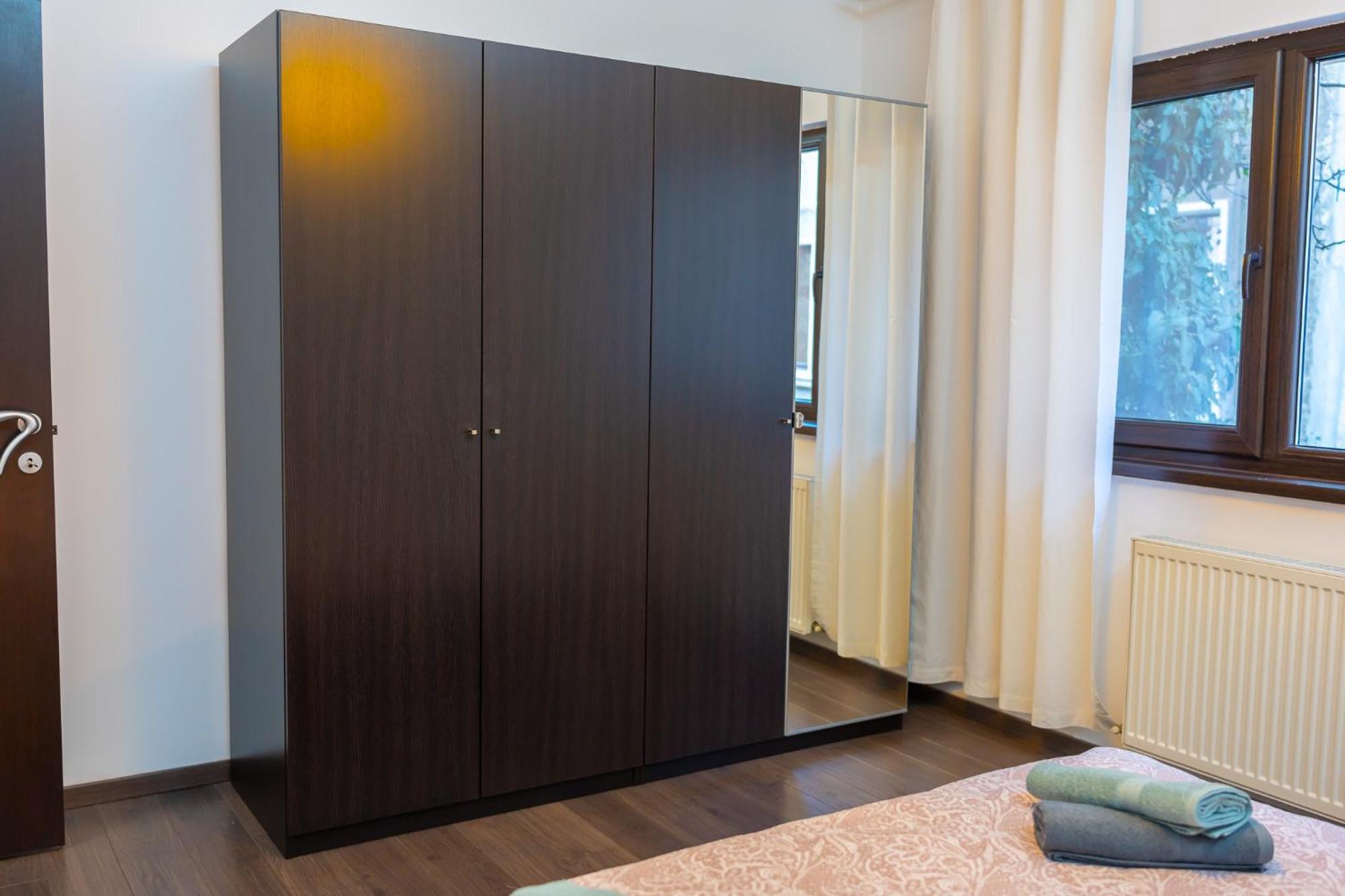 Cozy & Spacious Near Victoriei Square * Bucureşti