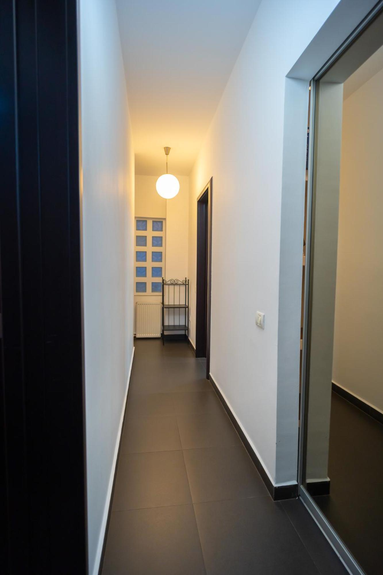 Cozy & Spacious Near Victoriei Square Bucureşti
