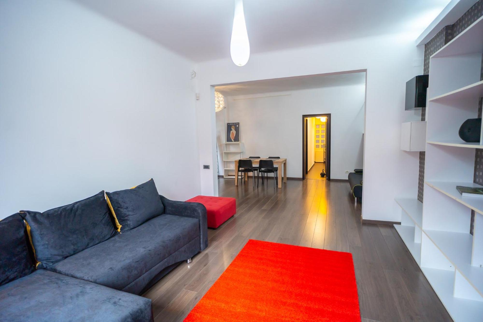 Cozy & Spacious Near Victoriei Square Apartment *