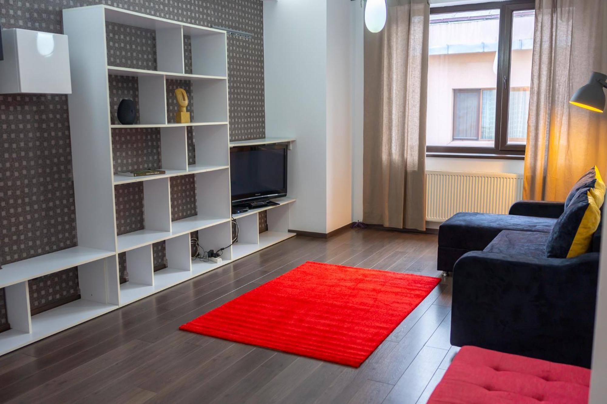 Cozy & Spacious Near Victoriei Square